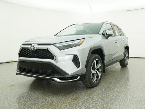 New 2025 Toyota RAV4 SE image 5