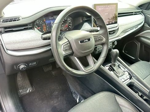 Used 2022 Jeep Compass Latitude w/ Sun and Sound Group image 9