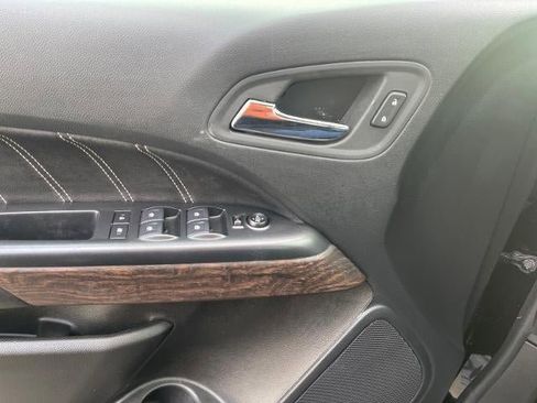 Used 2022 GMC Canyon Denali image 17