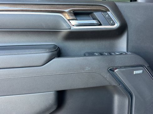 Used 2025 Chevrolet Silverado 1500 LT Trail Boss w/ Convenience Package II AWD/4WD image 11