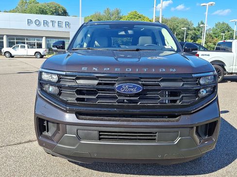 New 2025 Ford Expedition Active image 2