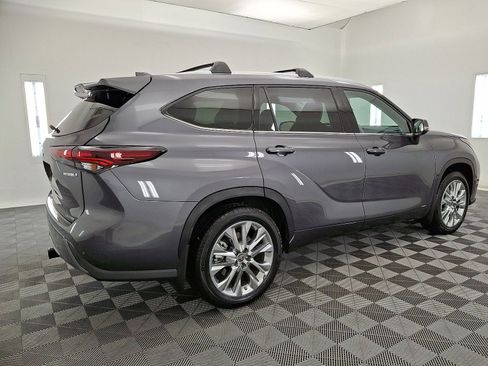 Used 2024 Toyota Highlander Limited image 26