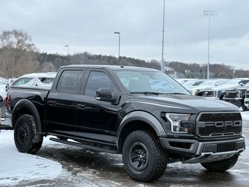 Certified 2018 Ford F150 Raptor w/ Equipment Group 802A Luxury image 35