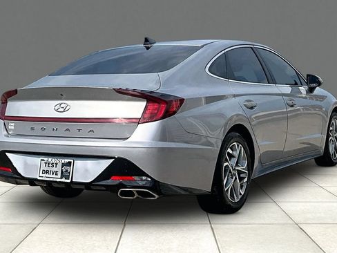 Used 2023 Hyundai Sonata SEL FWD image 2