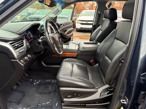 Used 2019 Chevrolet Suburban Premier image 36