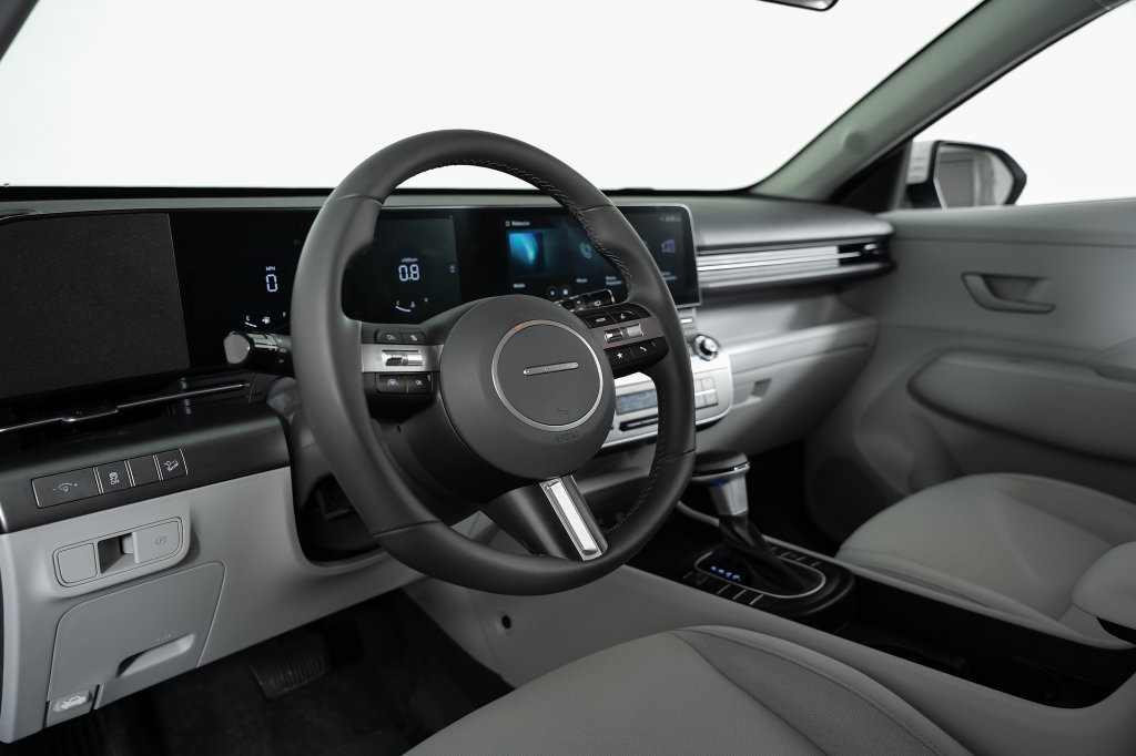Used 2024 Hyundai Kona SEL FWD image 24