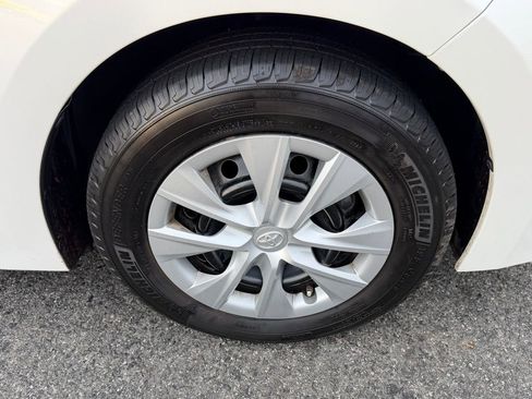 Used 2015 Toyota Corolla LE image 15