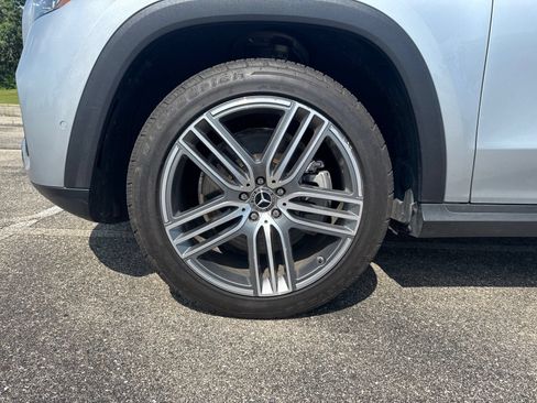 Used 2024 Mercedes-Benz GLS 450 4MATIC image 9