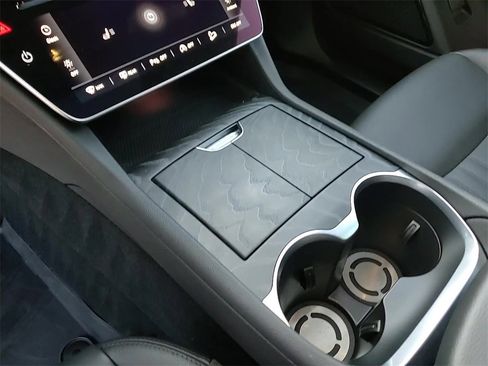 Certified 2023 Maserati Grecale Modena image 17