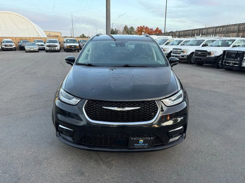 Used 2021 Chrysler Pacifica Touring-L image 12