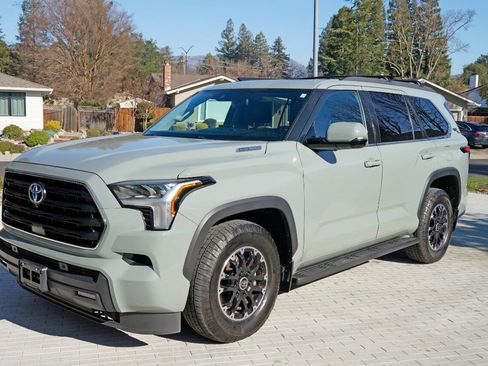 Used 2023 Toyota Sequoia SR5 image 11