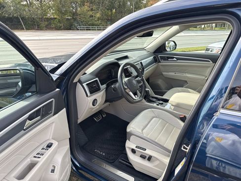 Used 2023 Volkswagen Atlas SEL Premium image 4