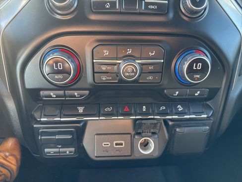 Used 2023 Chevrolet Silverado 2500 LT image 12