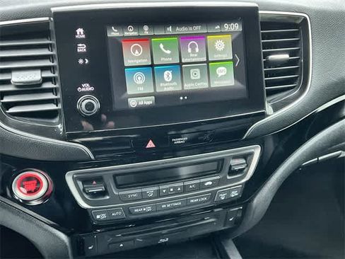 Certified 2019 Honda Pilot Touring image 18