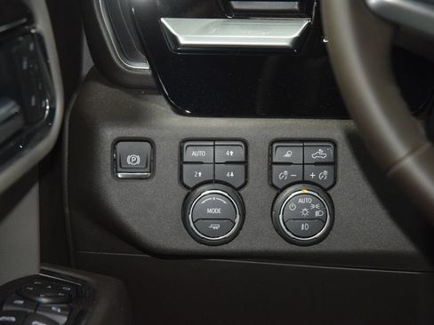 Used 2026 Chevrolet Silverado 1500 LTZ w/ LTZ Premium Package AWD/4WD image 34