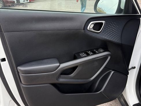 Used 2021 Kia Soul S image 10