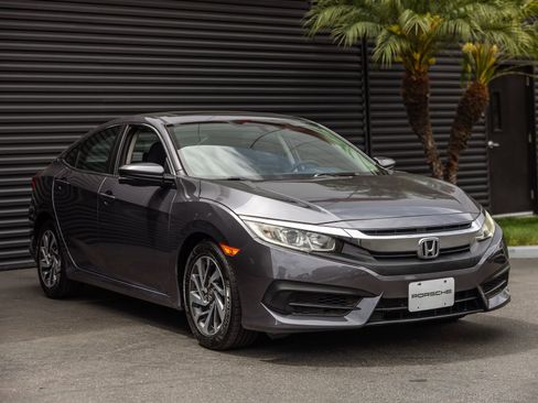 Used 2016 Honda Civic EX image 6