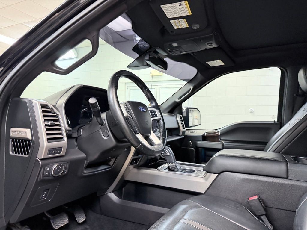 Used 2017 Ford F150 Platinum w/ Equipment Group 701A Luxury AWD/4WD image 15