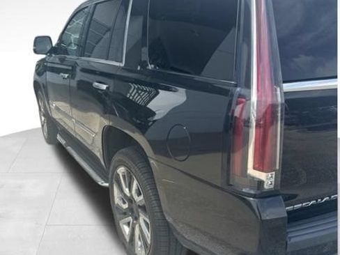 Used 2016 Cadillac Escalade Luxury AWD/4WD image 7