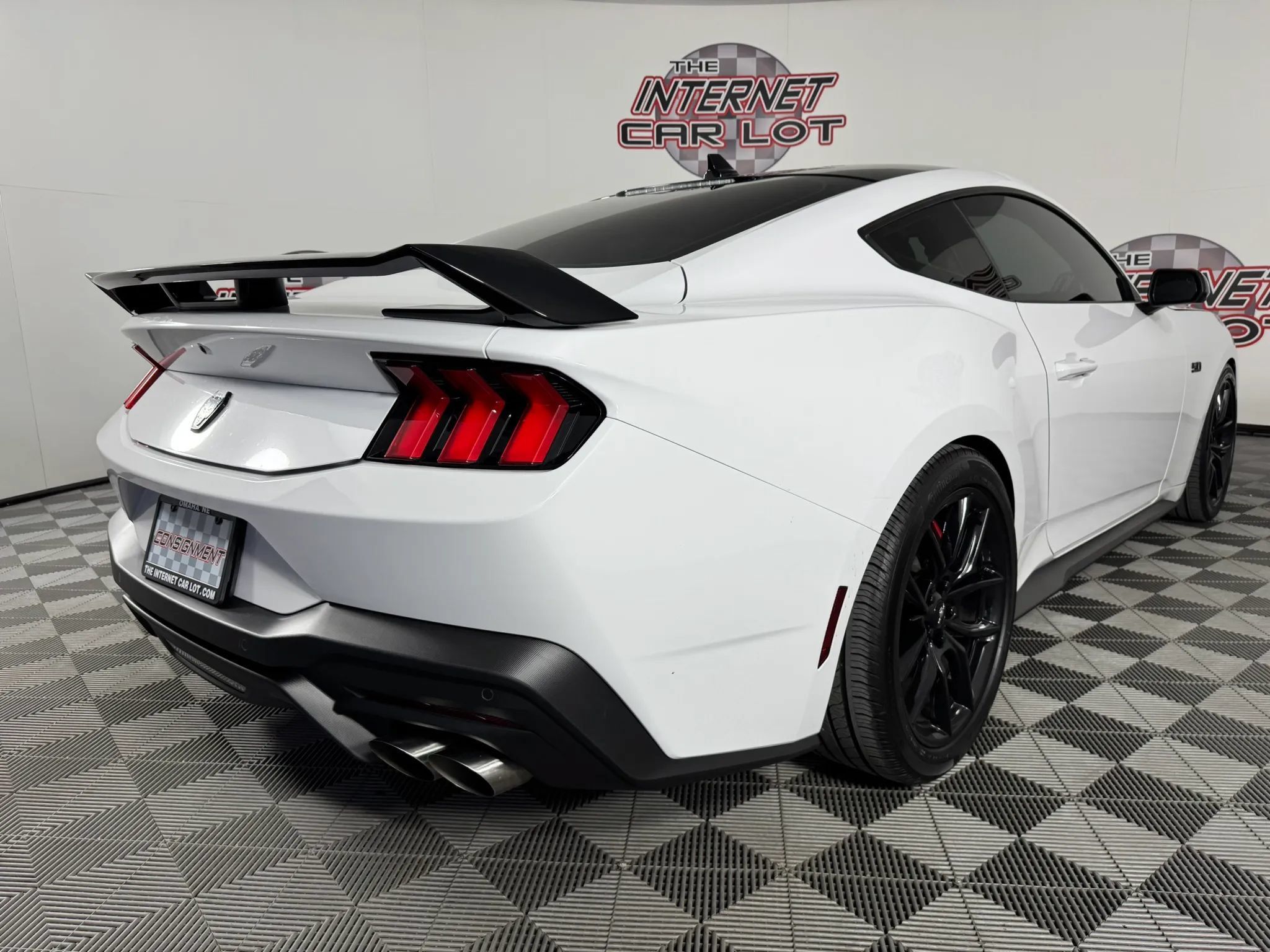 Used 2024 Ford Mustang GT RWD image 25