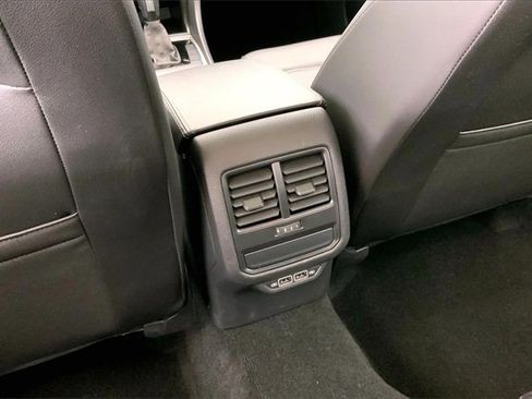 Used 2021 Volkswagen Passat 2.0T SE image 34