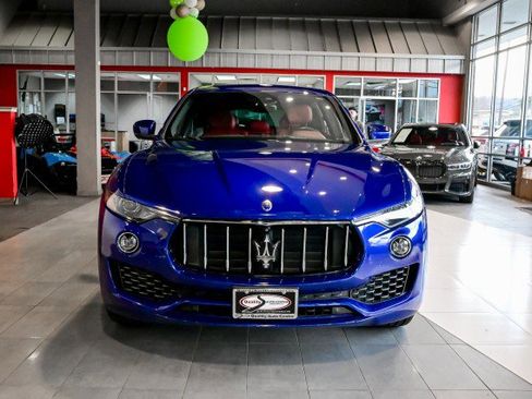 Used 2020 Maserati Levante image 2