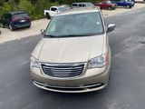 Used 2015 Chrysler Town & Country Touring-L w/ Driver Convenience Group image 2