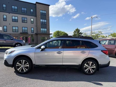 Used 2018 Subaru Outback 2.5i Limited AWD/4WD image 4