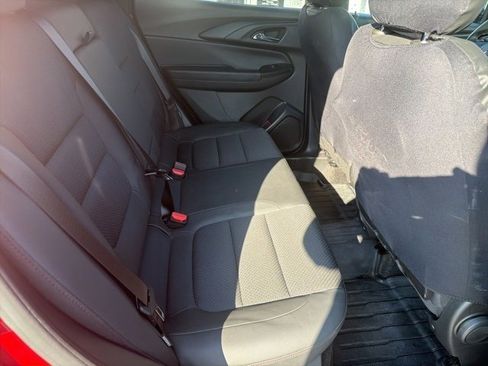 Used 2021 Chevrolet TrailBlazer RS w/ Sun and Liftgate Package image 11