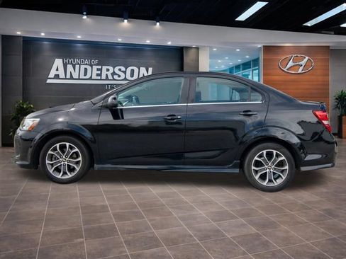 Used 2017 Chevrolet Sonic LT w/ Convenience Package FWD image 4