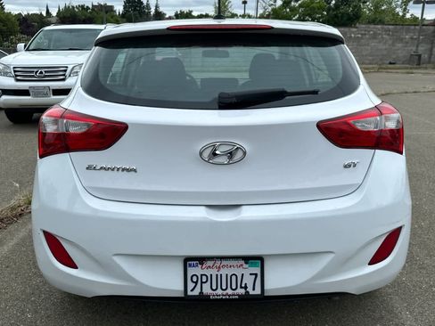 Used 2017 Hyundai Elantra GT FWD image 5