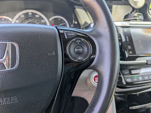 Used 2016 Honda Accord EX-L image 33