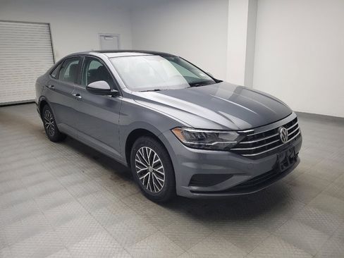 Used 2021 Volkswagen Jetta SE w/ SE Cold Weather Package FWD image 13
