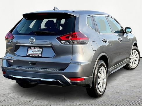 Used 2018 Nissan Rogue S image 11