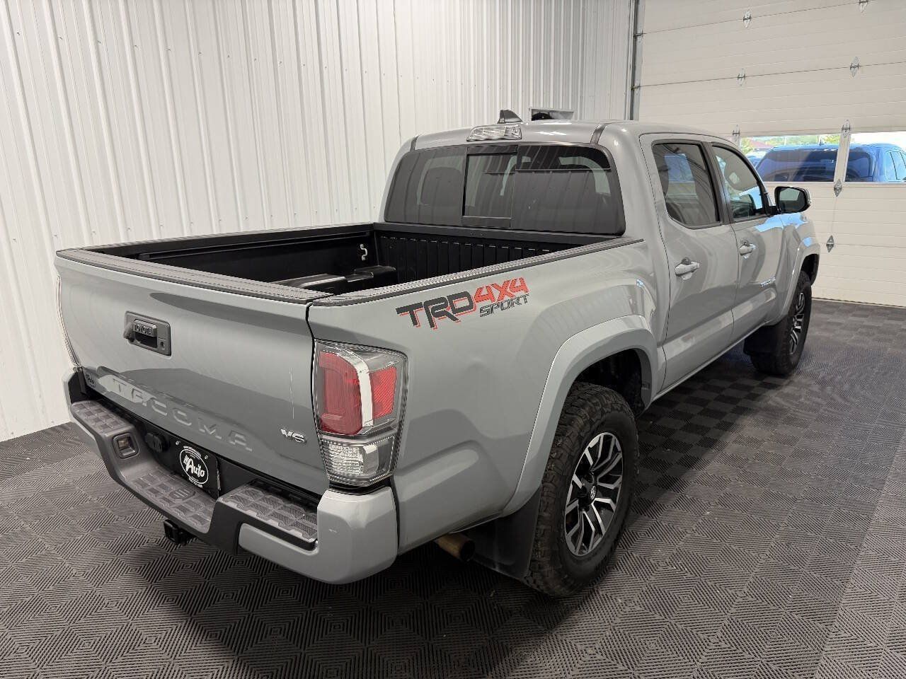 Used 2021 Toyota Tacoma TRD Sport AWD/4WD image 5