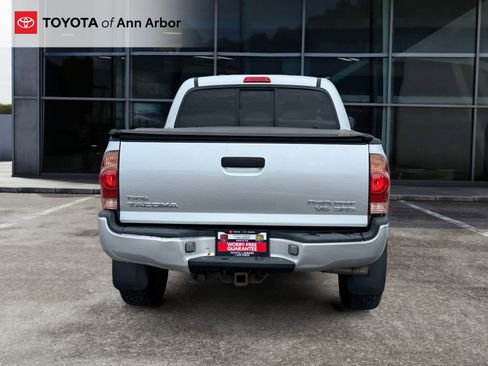Used 2005 Toyota Tacoma PreRunner RWD image 9