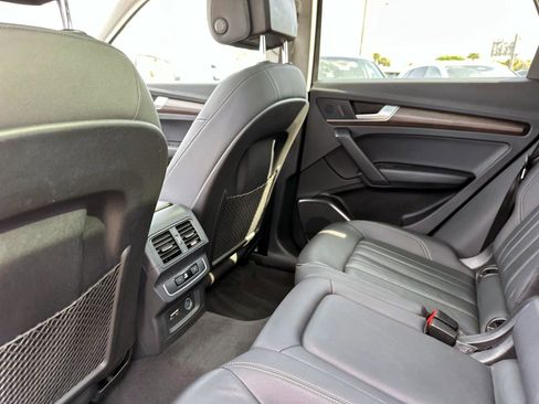 Used 2022 Audi Q5 2.0T Premium image 16