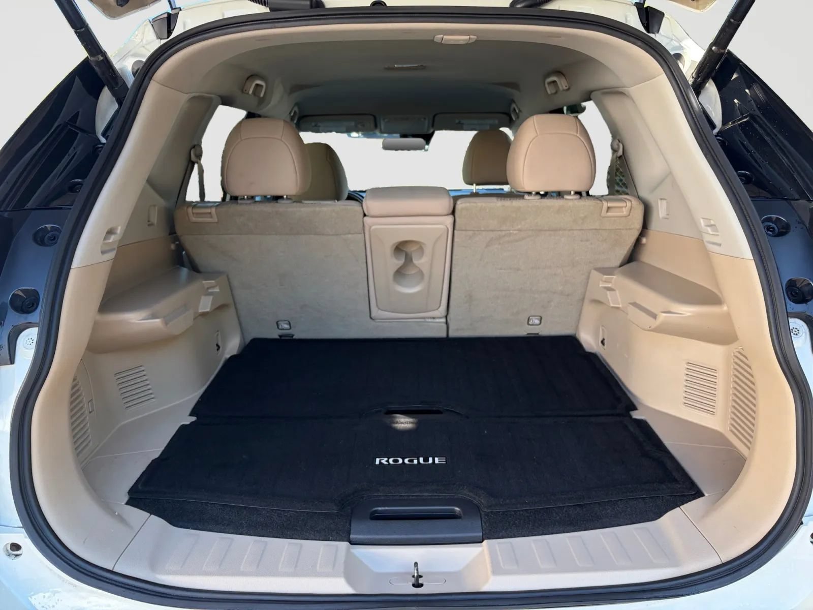 Used 2019 Nissan Rogue SV AWD/4WD image 16