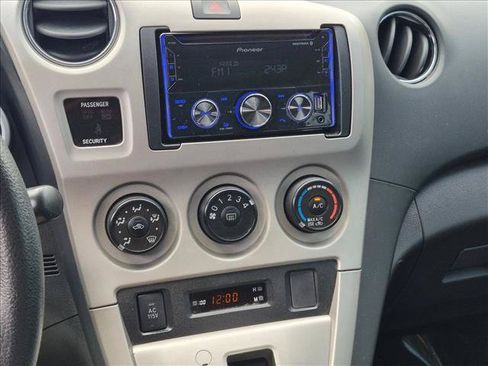 Used 2009 Toyota Matrix S FWD image 12