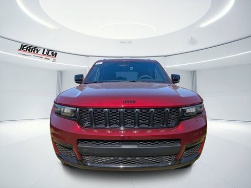 New 2025 Jeep Grand Cherokee L Limited w/ Black Appearance Package AWD/4WD image 7