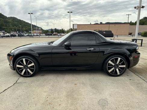 Used 2008 MAZDA MX-5 Miata Grand Touring w/ Premium Pkg RWD image 4