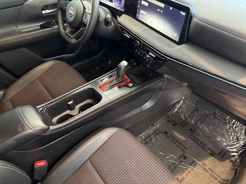 Used 2025 Nissan Kicks SR AWD/4WD image 15