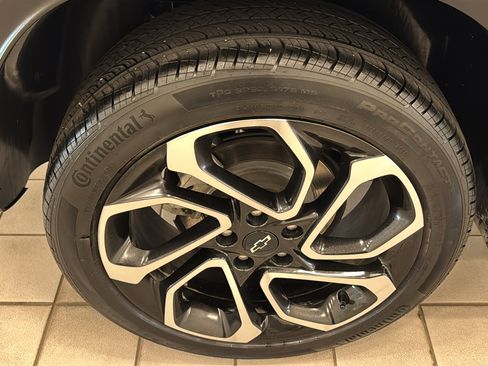 Used 2024 Chevrolet Trax RS w/ Driver Confidence Package FWD image 29