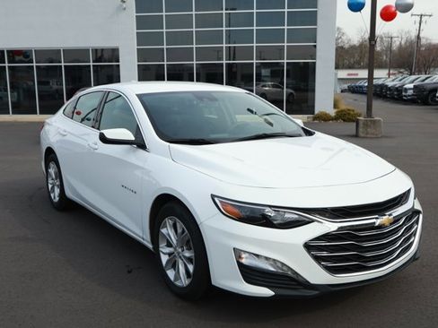 Used 2024 Chevrolet Malibu LT image 3