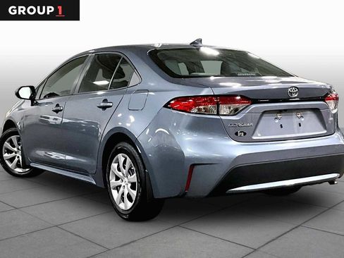 Used 2021 Toyota Corolla LE FWD image 12