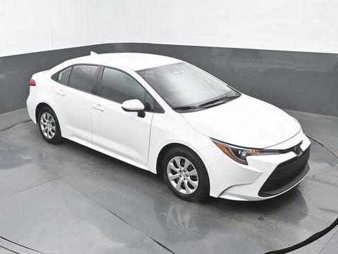 Used 2025 Toyota Corolla LE w/ Convenience Package image 26