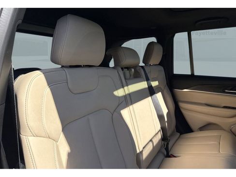 New 2026 Jeep Grand Cherokee Limited image 39