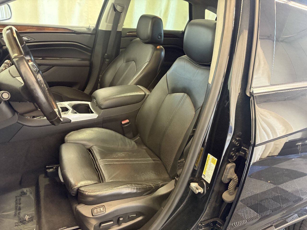 Used 2012 Cadillac SRX Luxury FWD image 21