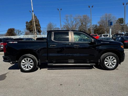 Used 2023 Chevrolet Silverado 1500 Custom AWD/4WD image 2
