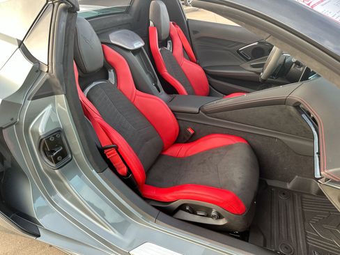 Used 2024 Chevrolet Corvette Z06 image 25